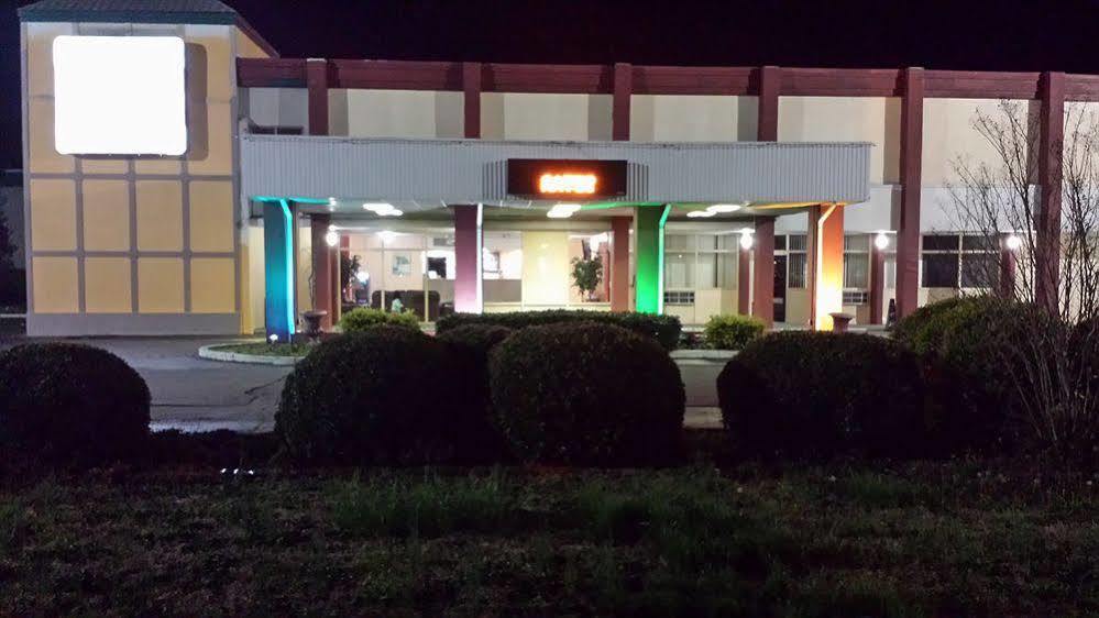 Super 8 By Wyndham Goldsboro Exterior foto