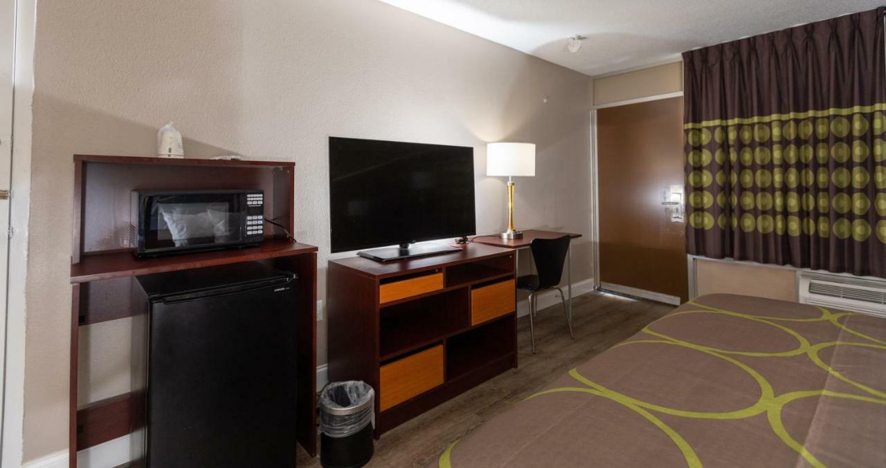Super 8 By Wyndham Goldsboro Exterior foto