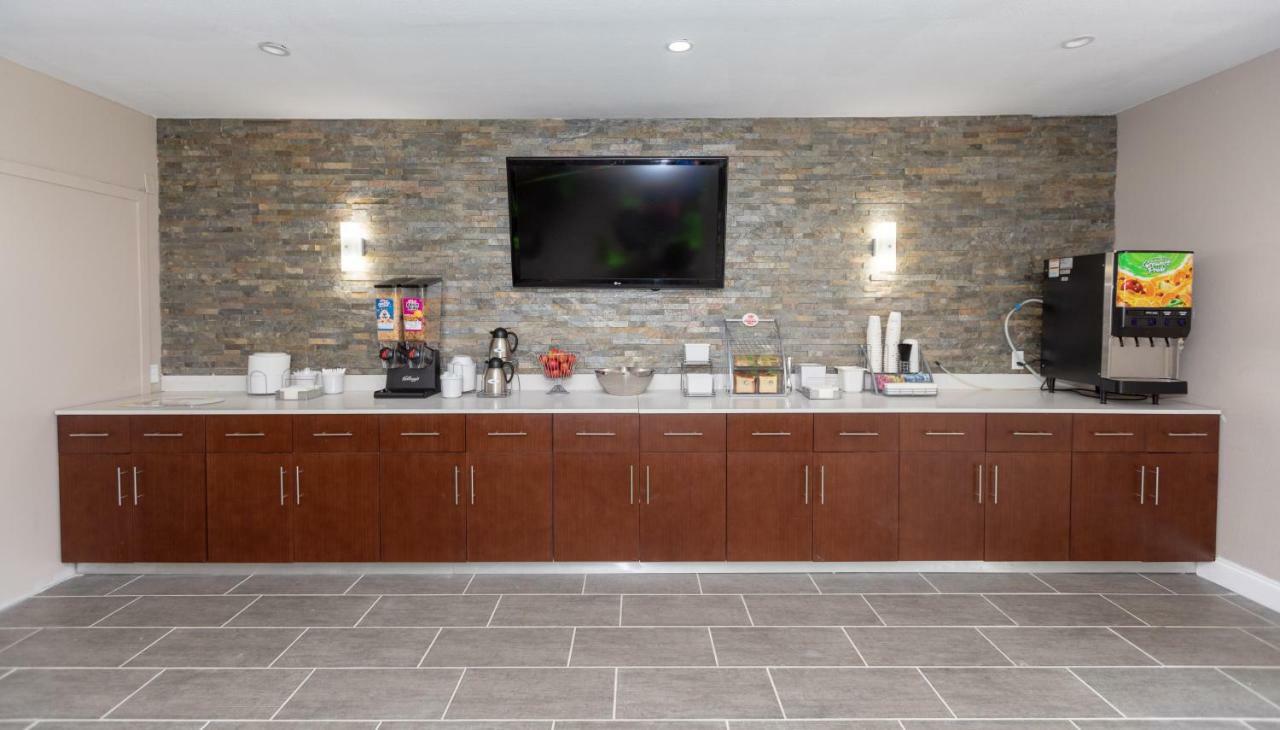 Super 8 By Wyndham Goldsboro Exterior foto